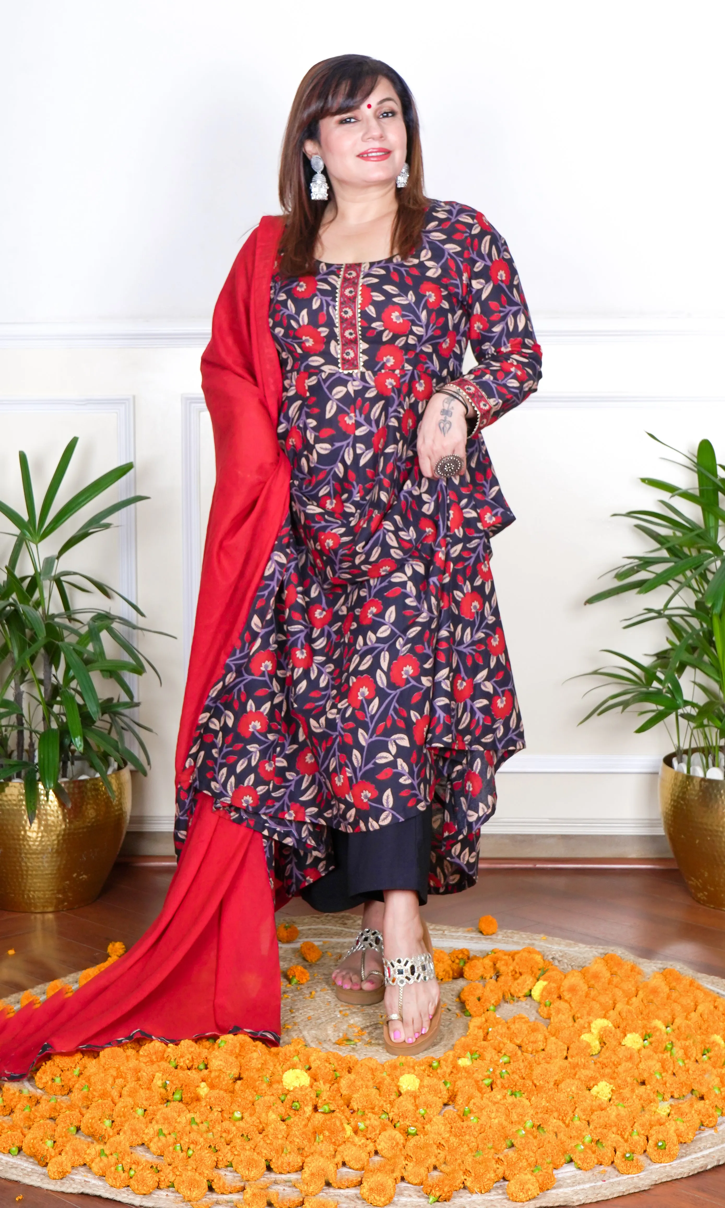 FLORAL PRINTED GOTA NECKLINE KALIDAAR KURTA WITH PANT AND DUPATTA