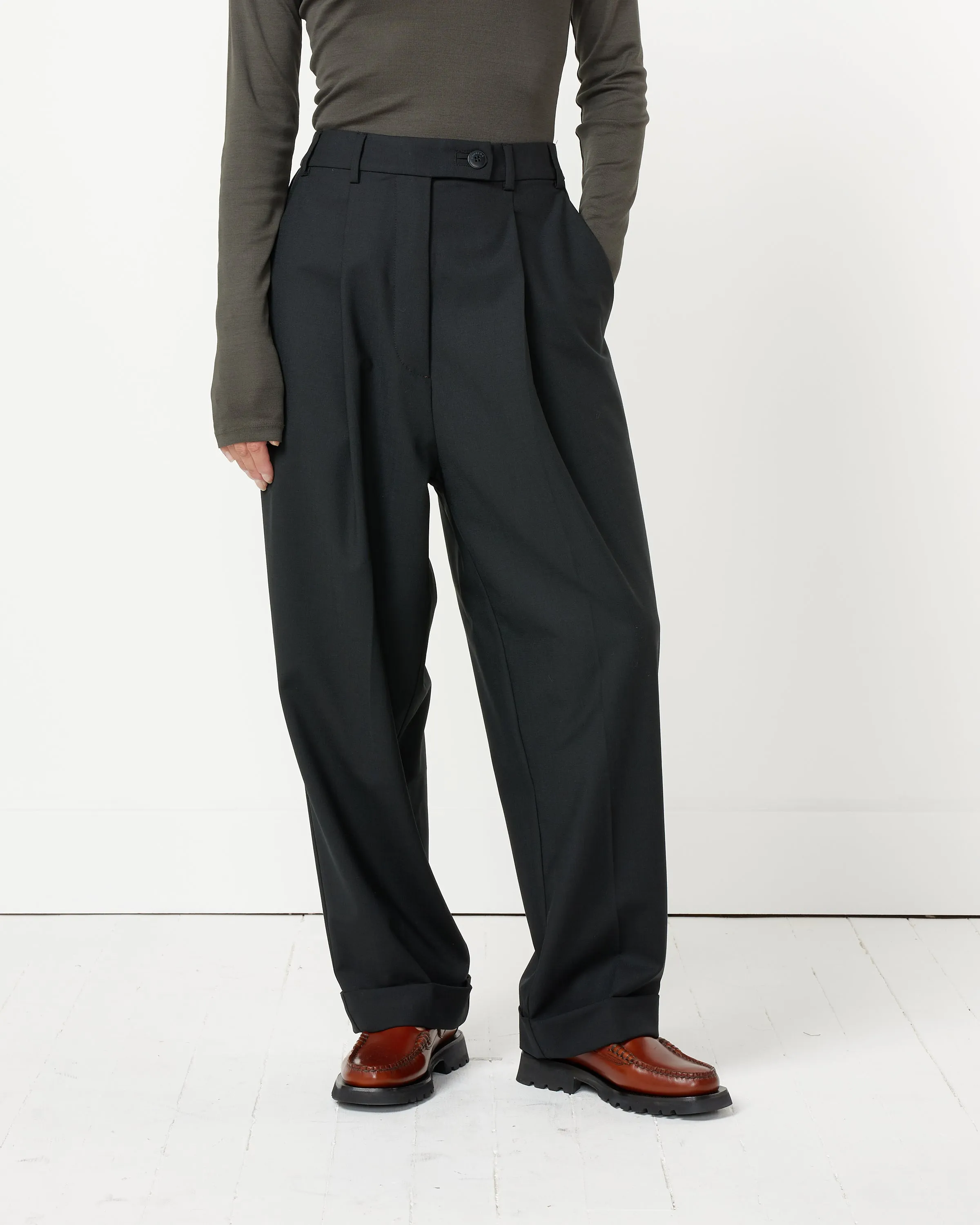 Tailoring Masculine Pants in Black